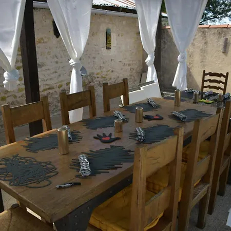 Raisin Et Toile - French American Retreat * La Rochebeaucourt-et-Argentine