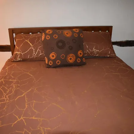 Raisin Et Toile - French American Retreat
