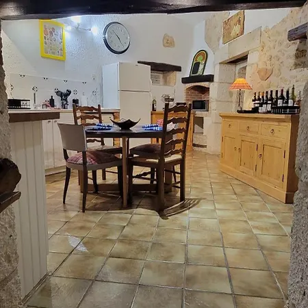 Raisin Et Toile - French American Retreat Resort La Rochebeaucourt-et-Argentine